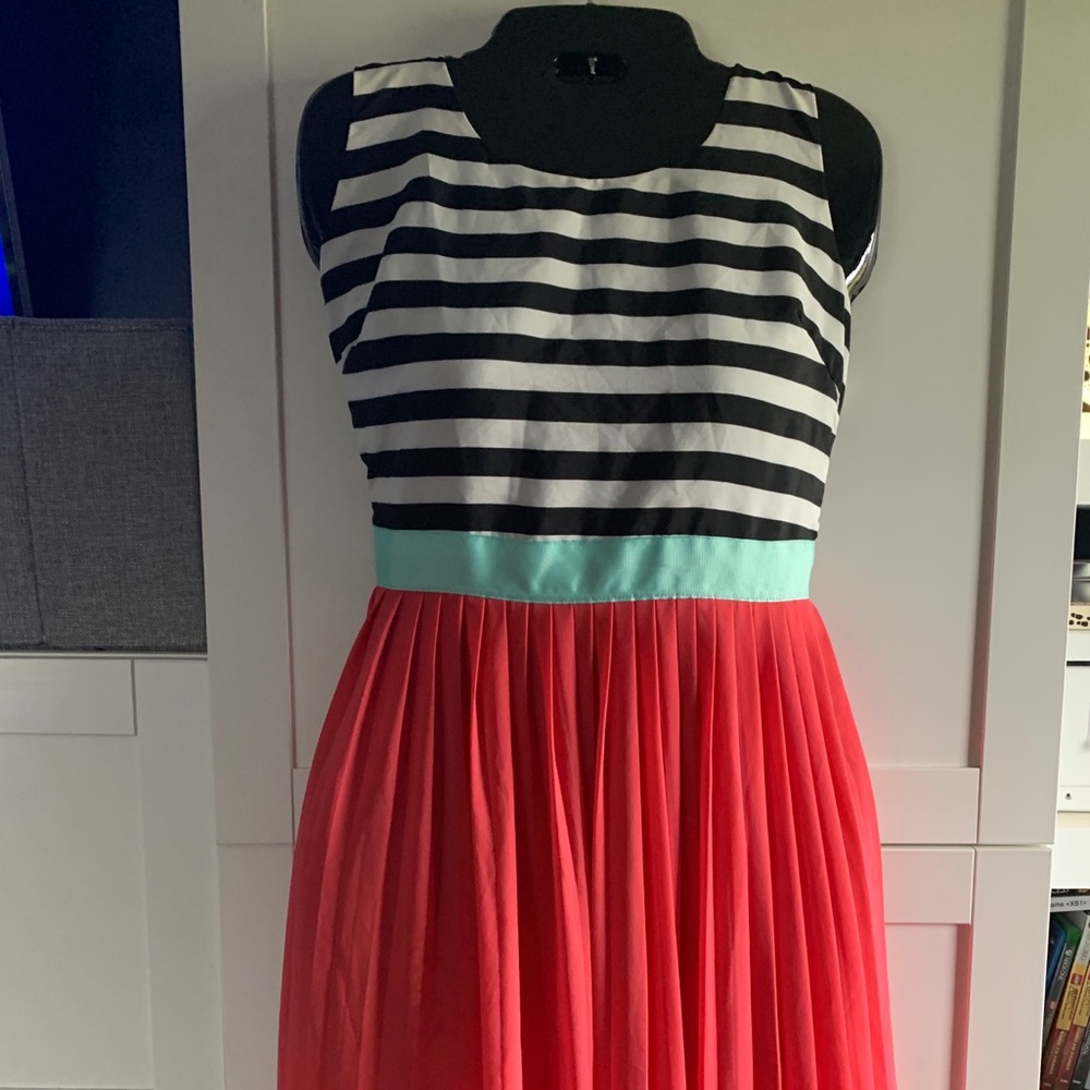 Beautiful maxi dress- black/white strips and coral